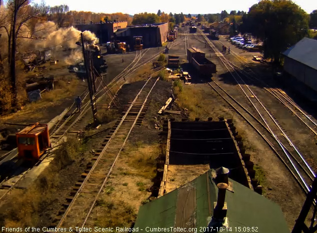 10-14-17 The 487 comes out to begin prep for the Sunset Diner train.jpg