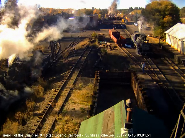 10-15-17 The 489 has gone into south yard, 488 has come to the pit and 484 is waiting.jpg