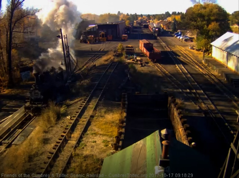 10-17-17 The 489 has pulled the 7 car train 216 into loading position while 463 is coming out to the pit.jpg