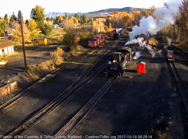 10-18-17 The 487 backs toward the coal dock lead.jpg