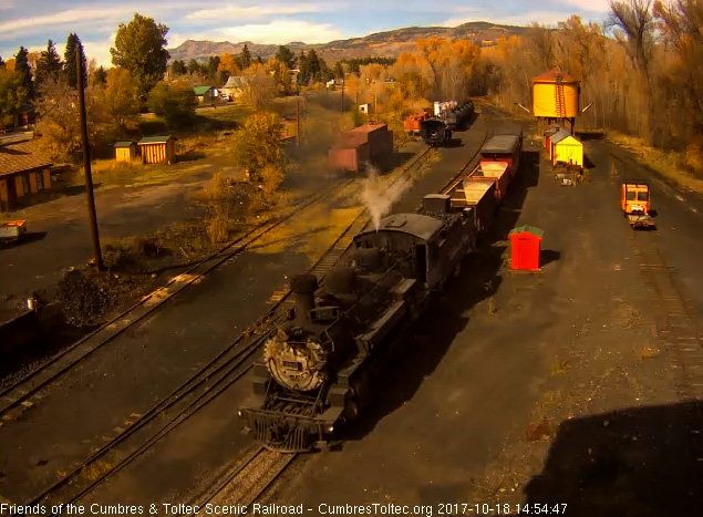 10-18-17 The 484 comes back into Chama with its little train.jpg