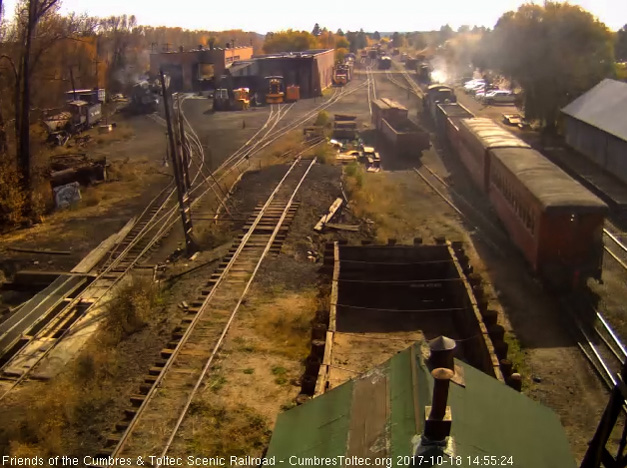 10-18-17 The train is by the tipple as it heads to the wye.jpg