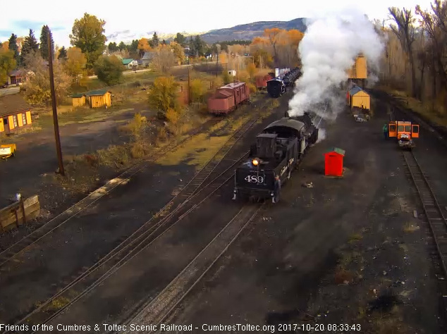 10-20-17 The 489 backs toward the coal dock lead.jpg