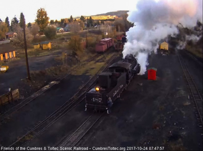 10-24-17  487 backs toward the coal dock lead.jpg