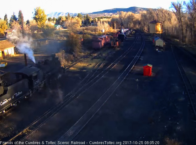 10-25-17  With the loader now at the coal dock, the 487 gets its bunker filled for a day of shuttle trips.jpg