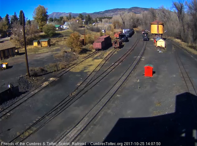 10-25-17  487 comes back into Chama yard after its second ballast run of the day.jpg