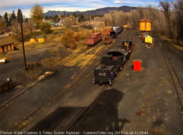 10-30-17 The 15 shoves the 487 down the main toward the coal dock.jpg