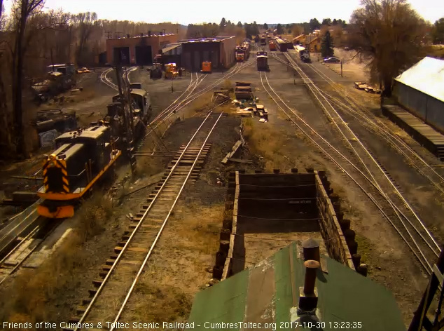 10-30-17 The 15 shoves 487 toward the house.jpg