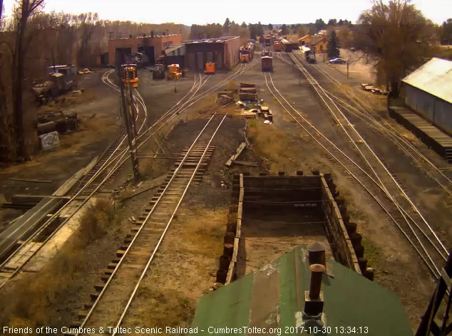 10-30-17 The 487 is now on the west lead.jpg