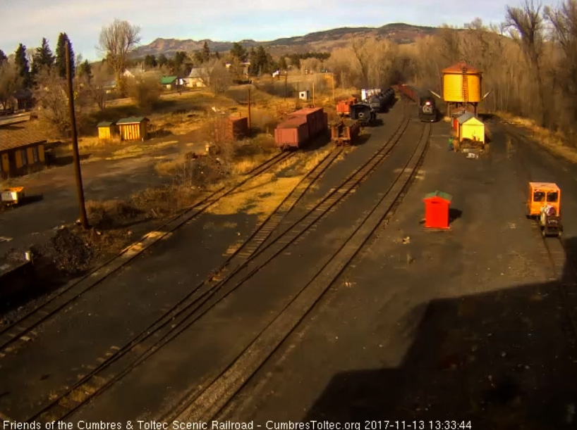 11-13-17 489 passes the tank as it heads by north yard.jpg