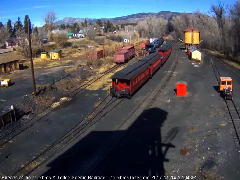 11-14-17 The train rounds the curve north of Chama.jpg