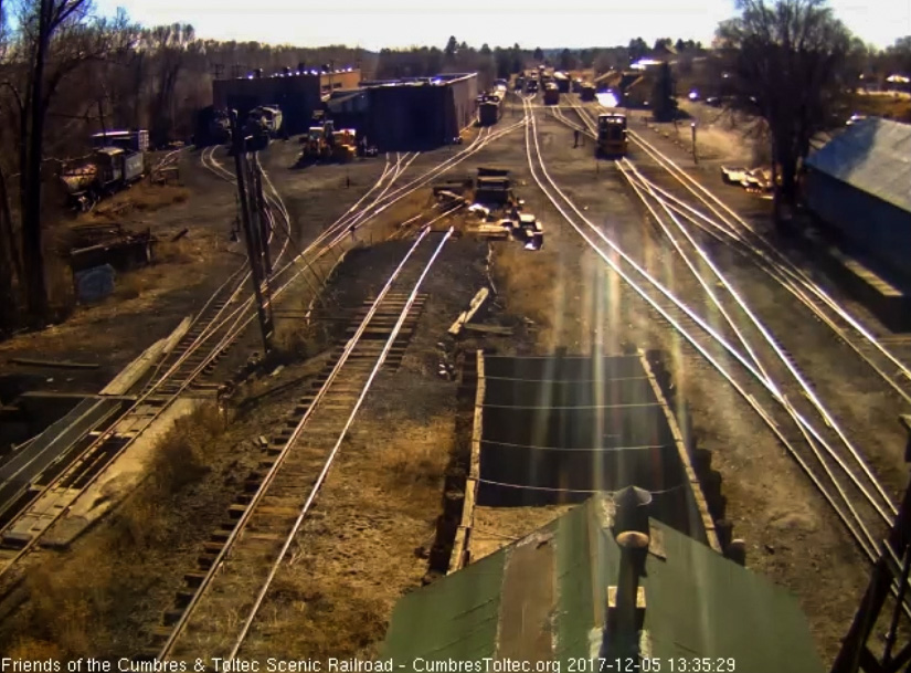 12-5-17 15 now comes back out onto the main to move the coaches up to the depot.jpg