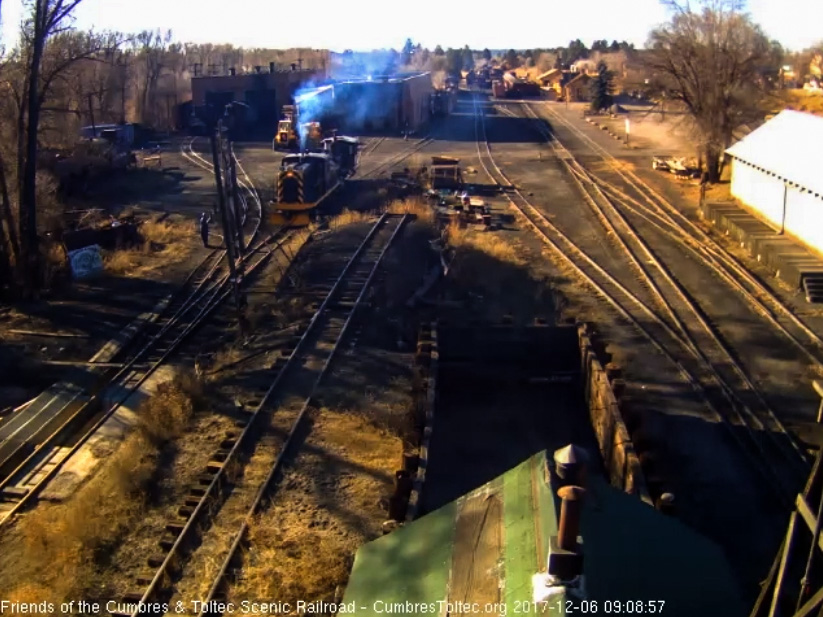 12-6-17 15 moves out from the west lead of the roundhouse with 315.jpg