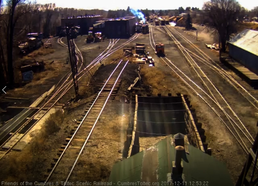 12-11-17  15 heads to park with the tender in south yard.jpg