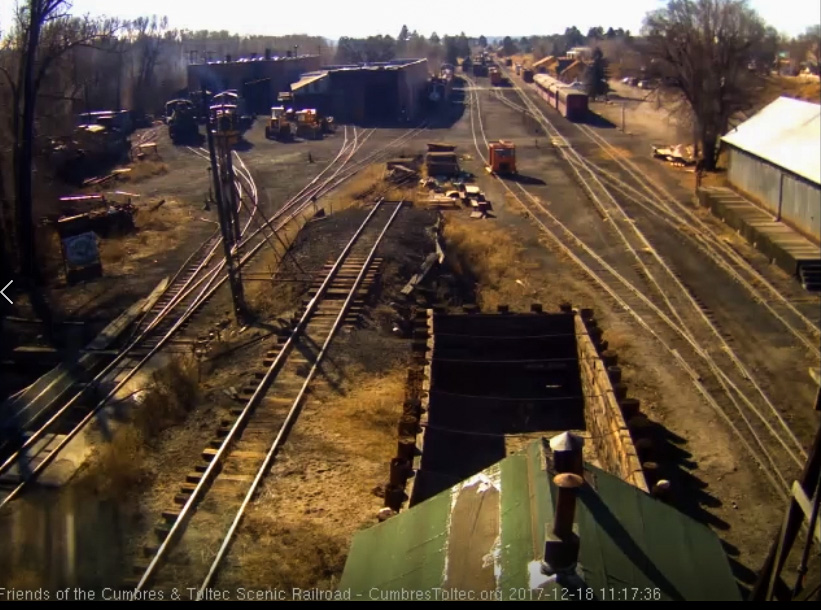 12-18-17 15 has left the locomotive body on the east lead and is now pushing the 487 back into the west stall.jpg