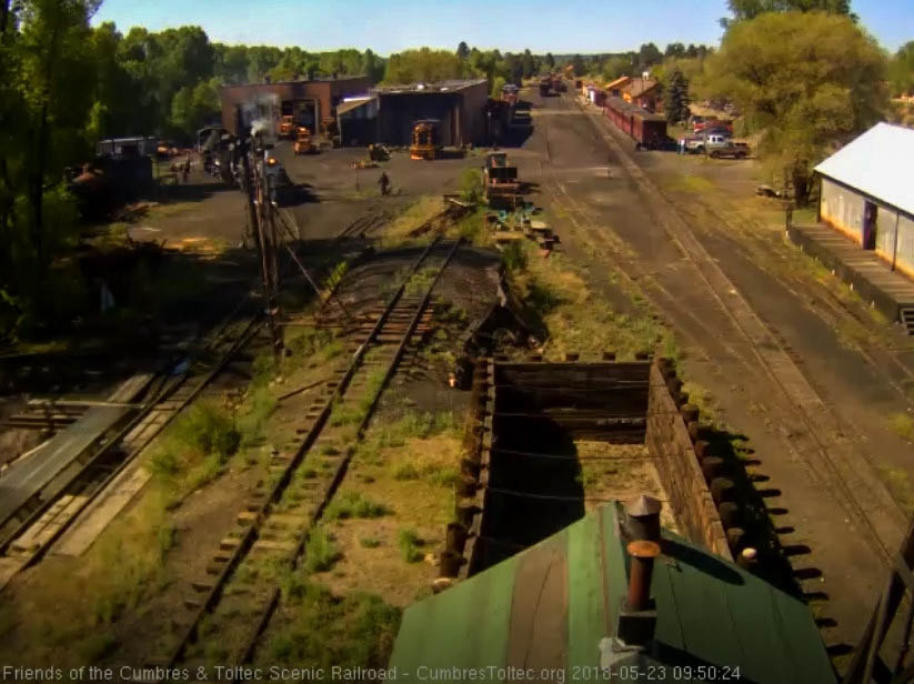 2018-05-23 487 couples onto another locomotive to shove it back (1 of 1).jpg