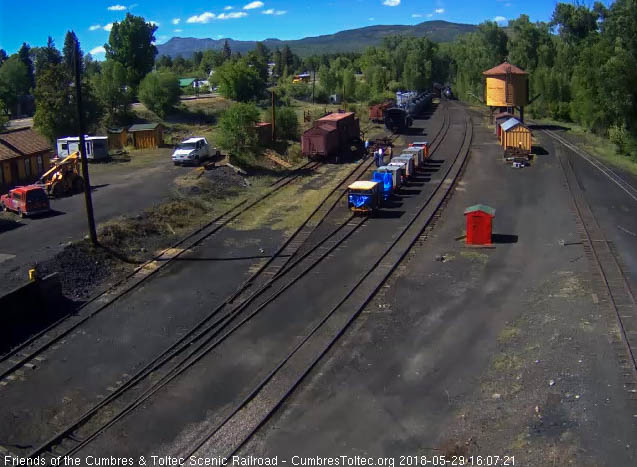 2018-05-29 484 brings a 7 car train 215 into Chama.jpg