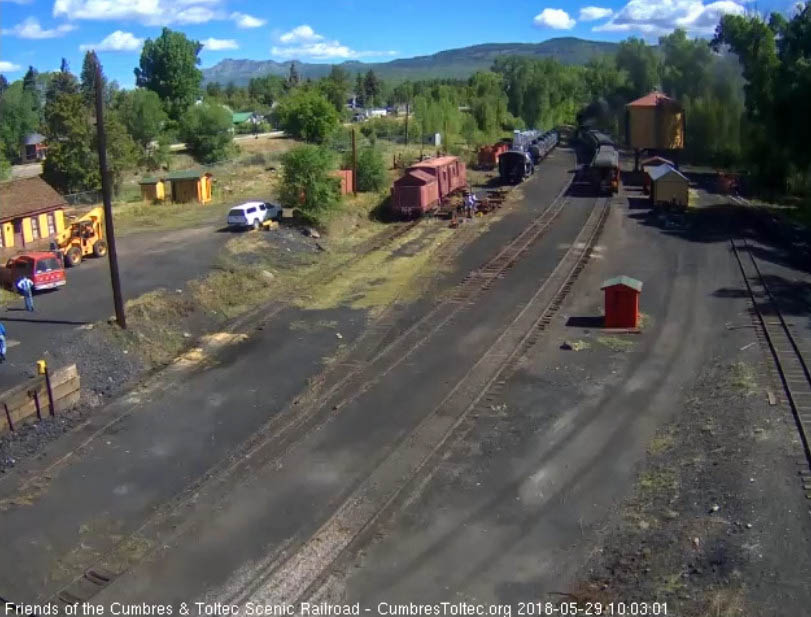 2018-05-29 The parlor Colorado is passing the tank.jpg