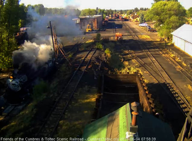 2018-06-04 484 moves to the pit for a fire clean before it heads east.jpg