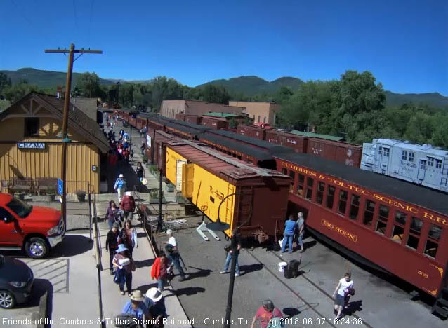 2018-06-07 The passengers get off the train after a great ride.jpg