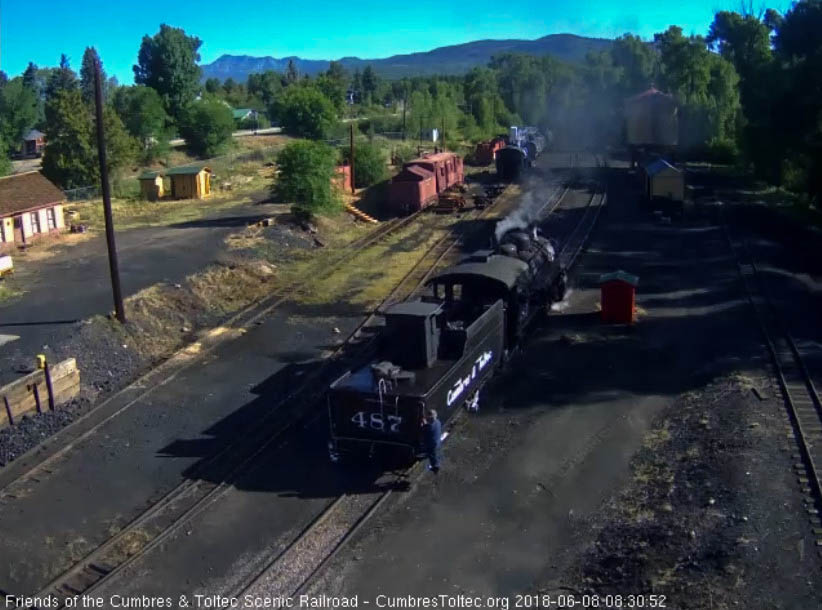 2018-06-08 487 is backing toward the coal lead.jpg