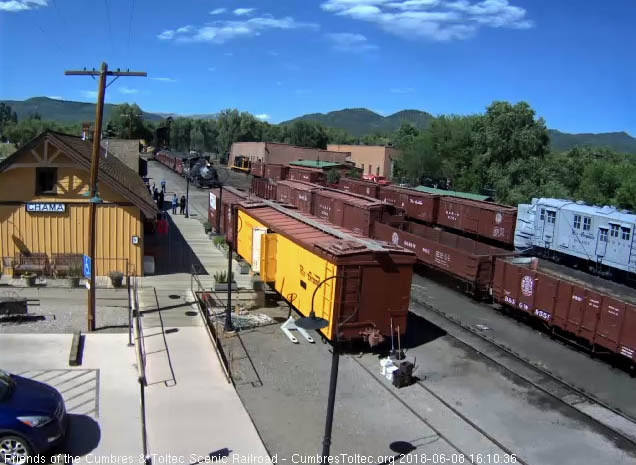 2018-06-08 The 484 comes up to the depot.jpg