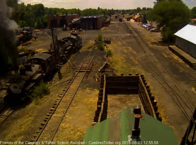 2018-06-09 The duo is coming across the pit.jpg
