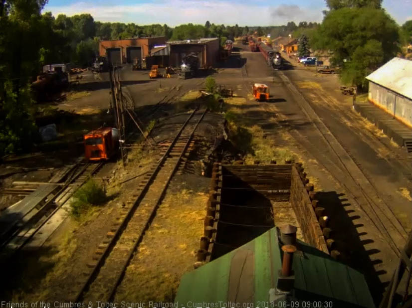 2018-06-09 The 8 car train 216 is now in loading position.jpg