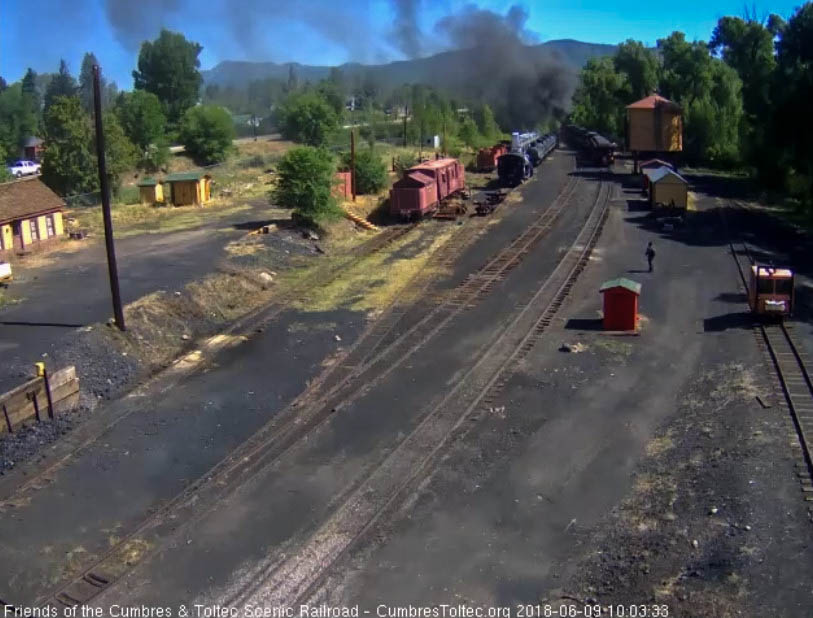 2018-06-09 The parlor New Mexico has passed the tank as 484 is out of the yard.jpg