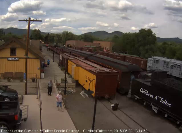 2018-06-09 The train is stopped.jpg