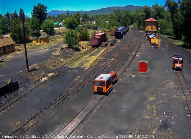 2018-06-10 One of the fire patrol speeders is back but the helper still is not into Chama.jpg