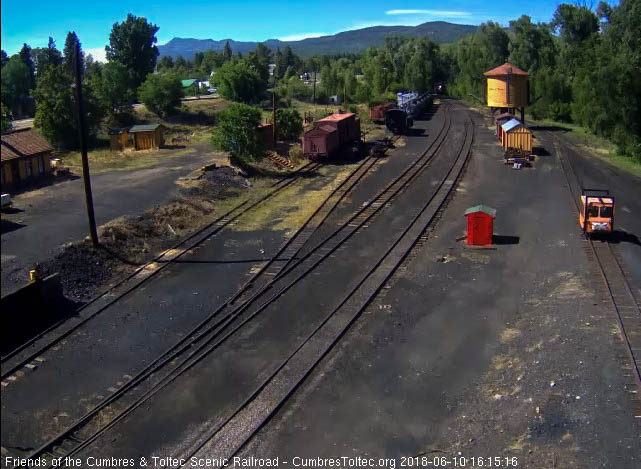 2018-06-10 The 484 comes into Chama yard with its 7 car train.jpg