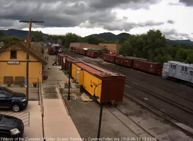 2018-06-17 The 487 comes up to the depot.jpg