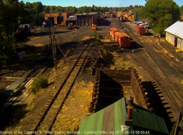 2018-06-17 The 463 has now coupled onto train 216 with these cars.jpg