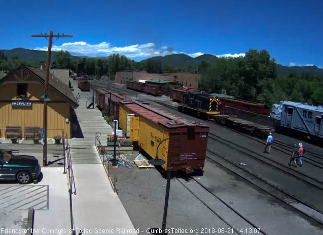 2018-06-21 The 15 comes out of south yard with this high sided gon in really rough shape.jpg