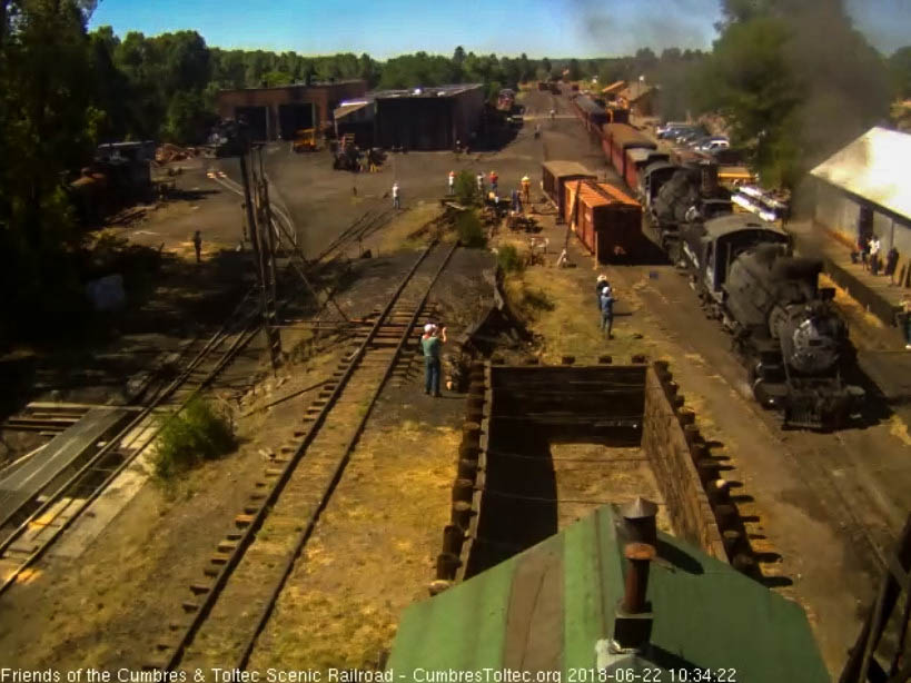 2018-06-22 The 484 and 487 come by the woodshop as the Friends watch.jpg