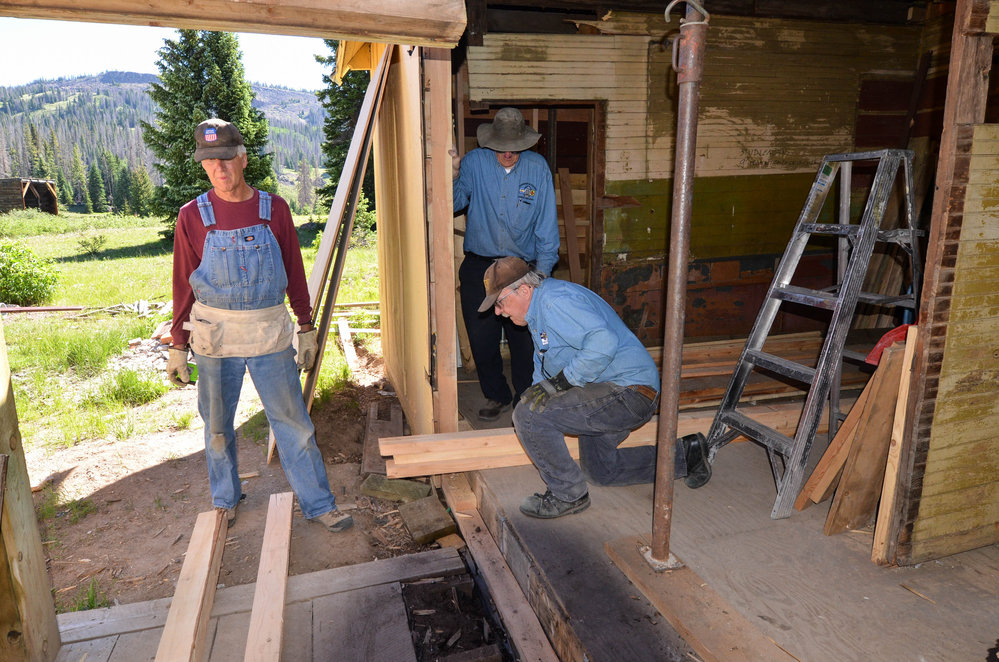 2018-06-21 Repairs continue at the car inspectors house at Cumbres.jpg