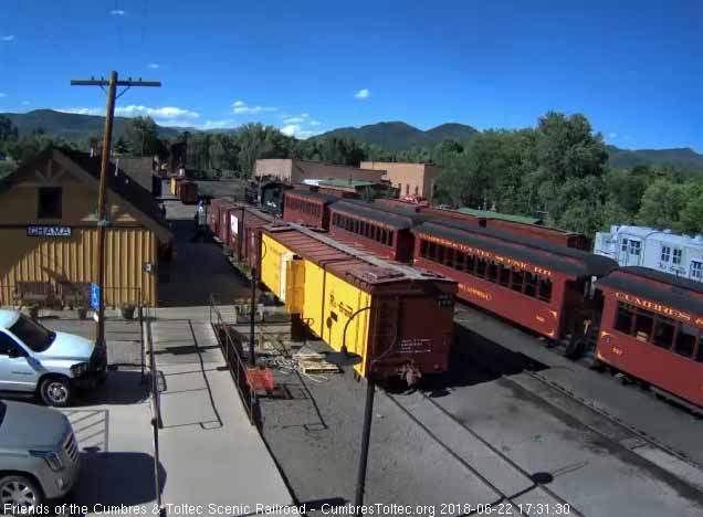 2018-06-22 Stops on the yard track opposite the depot.jpg
