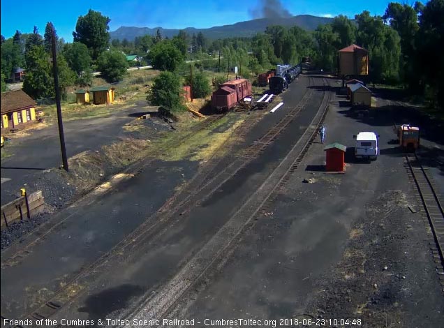 2018-06-23 The last cars are disappearing from view as they round the curve.jpg