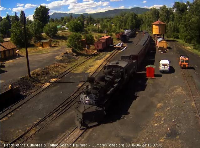 2018-06-23 The 487 approaches the tipple with its train.jpg