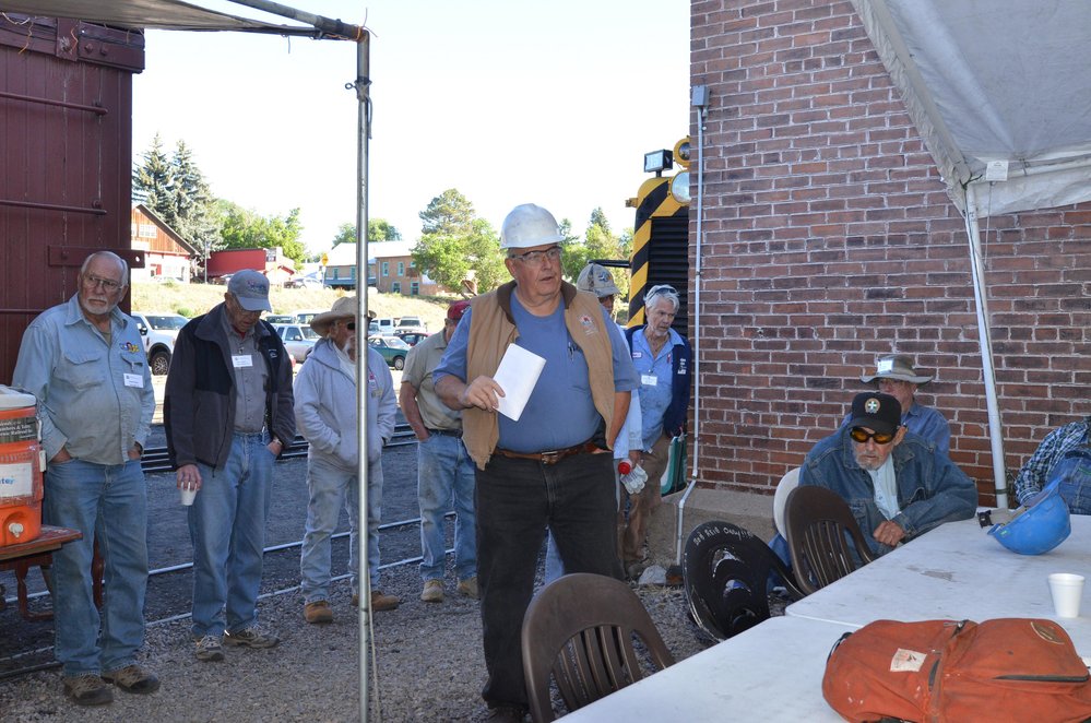 2018-06-25 Monday morning safety briefing is underway.jpg