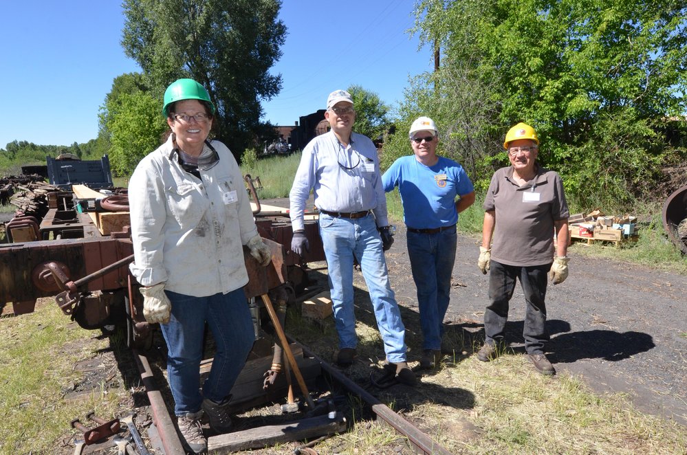 2018-06-25 The session D crew gets to work on the flat car in the swamp.jpg