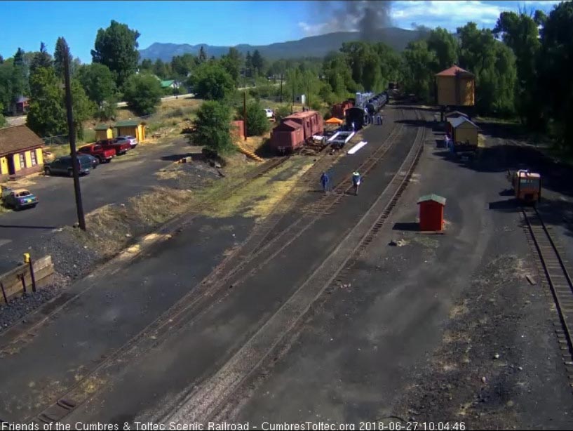 2018-06-27 The last cars of the train are rounding the curve.jpg