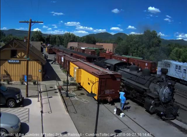 2018-06-27 The 484 is slowing for its stop.jpg
