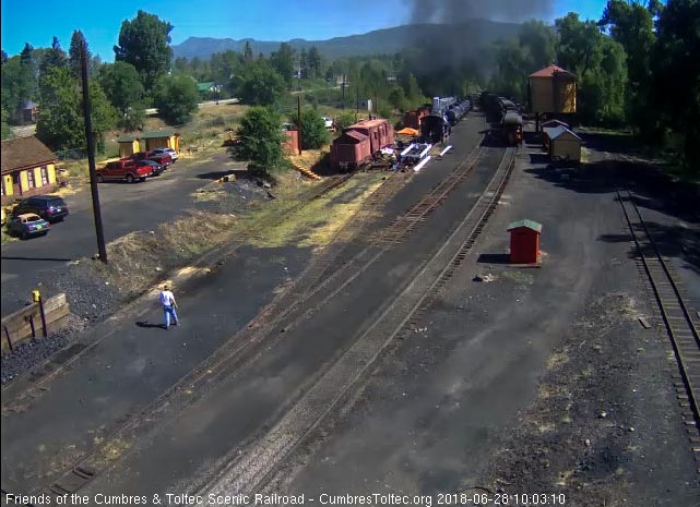 2018-06-28 The parlor Colorado is passing the tank as the 488 is clearing the yard.jpg
