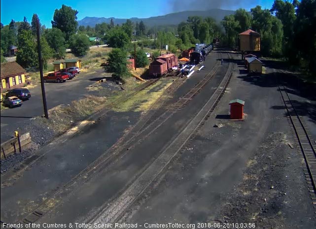 2018-06-28 The last cars of the train are rounding the curve.jpg