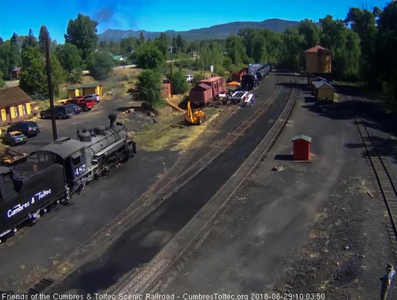 2018-06-29 The 487 takes on coal for its run east.jpg