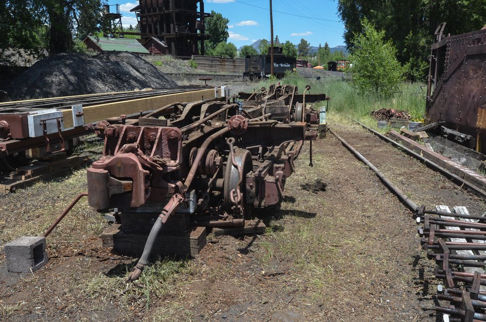 2018-06-27 Sde by side shot of the flat being rebuild and the high sided gon being torn down to be rebuilt.jpg