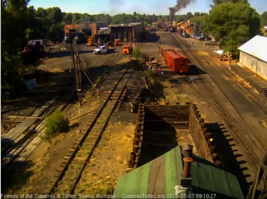 2018-07-07 The 488 has now backed onto the 7 car train 216.jpg