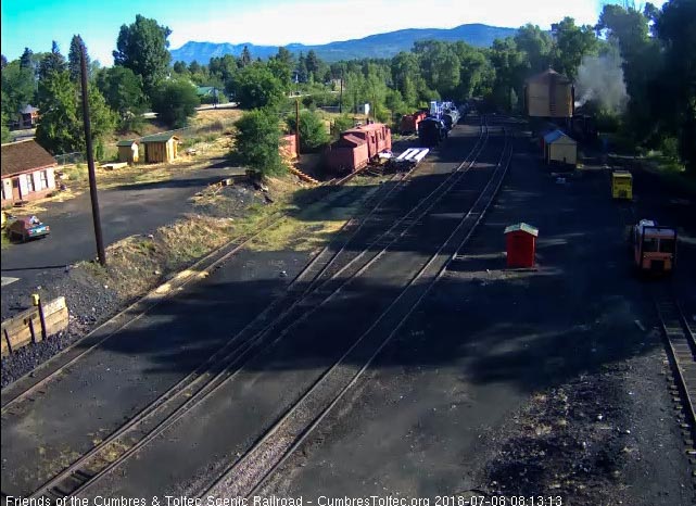 2018-07-07 The 487 is now on the east side of the tank to fill its cisture and wash the coal in the bunker.jpg